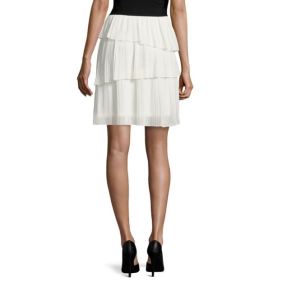 Woven Pleated Skirt - Picture 2 of 7